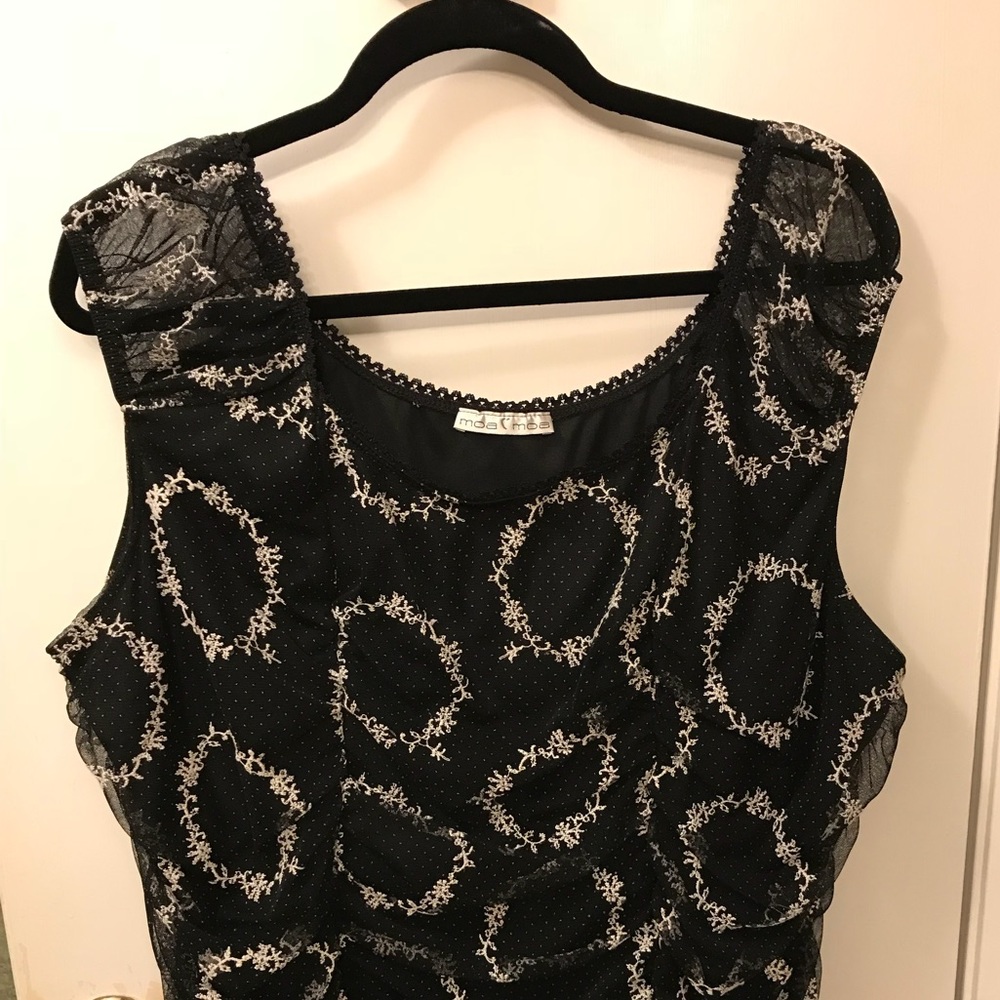 3/$10 Mix & Match GUC Black and white casual top